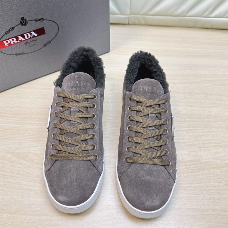 Pra*a casual shoes